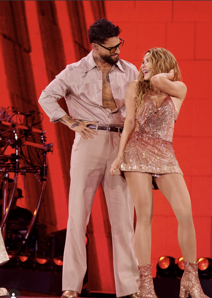 Maluma sorprende en Madrid cantando «Agua» con Shakira por primera vez en vivo
